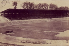 Carte postale Stade Olympique de Colombes - La tribunbe officielle.