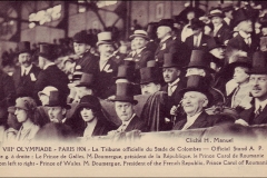 Carte postale des Jeux Olympique 1924 - La tribune officielle au stade de Colombes.