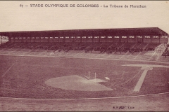 Carte postale Stade Olympique de Colombes - La tribune de marathon.