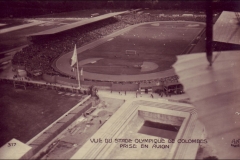 Carte postale - Vue aérienne du Stade Olympique de Colombes en 1924.