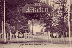 Carte postale - Une entrée du stade du Matin à Colombes.