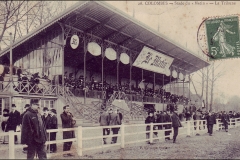 Carte postale - La tribune du stade du Matin.